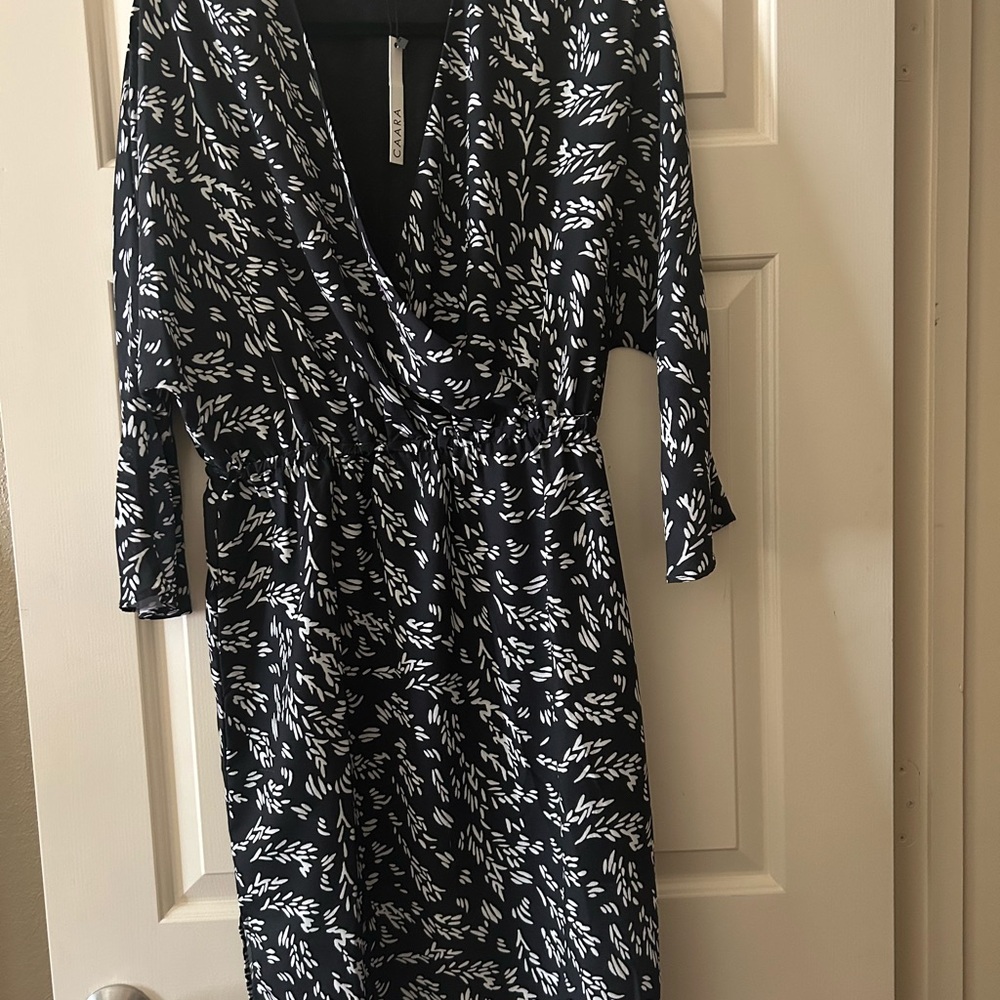 Chic Black and White Leaf Print Long Sleeve Dress